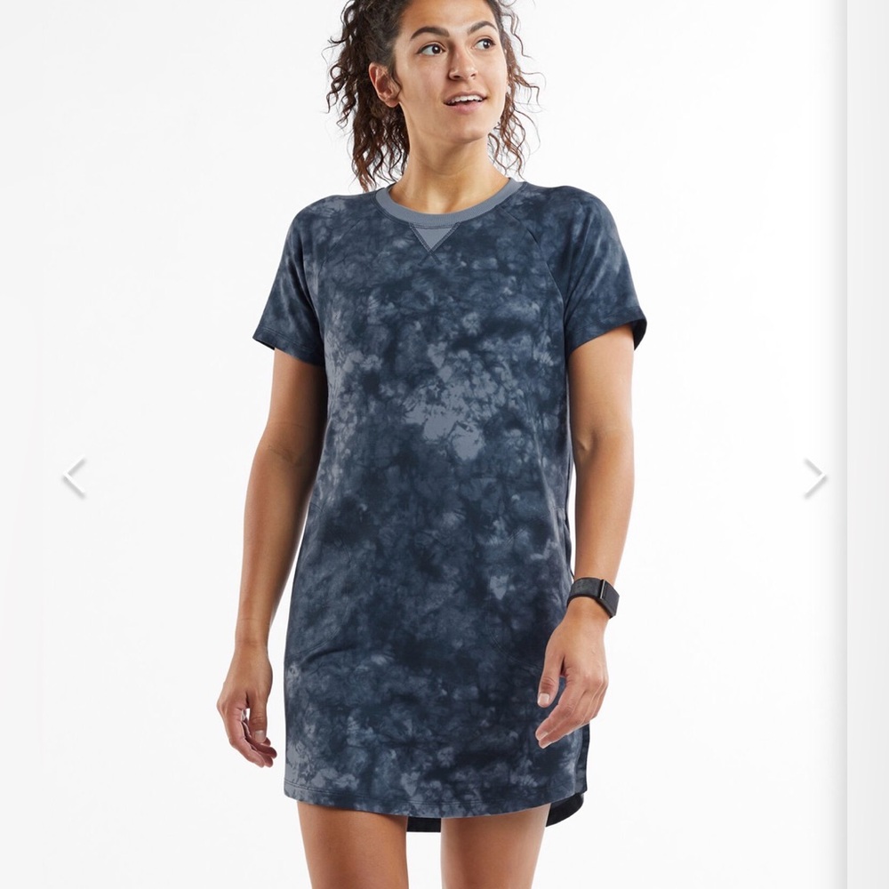 Title Nine Blue Tie-Dye Hideaway Sweatshirt Dress